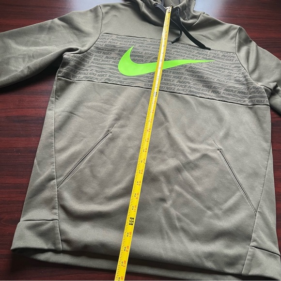 Nike Therma Hoodie Dri Fit Neon Swoosh Tech Camo Green Size Large - Picture 2 of 4